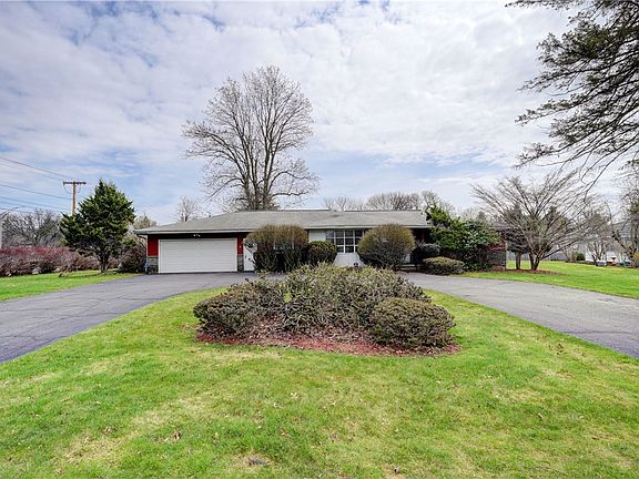 2nd image of 2 Roby Dr