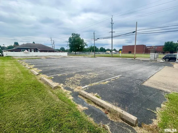 1415 W Main St, Marion, IL 62959