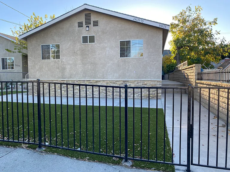 24223 Arch St — Photo 16