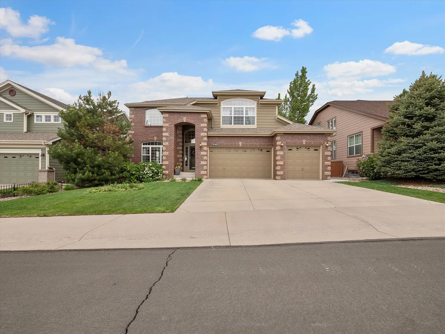 6 bed, 4.5 bath, 4607 sqft, $4,750 — Photo 3