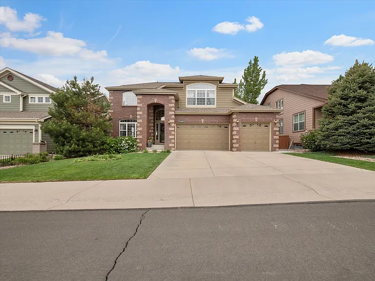 1048 Orion Way — Photo 3