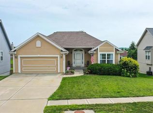 106 Porter Dr, Smithville, MO 64089