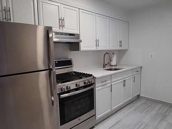3rd image of 31-46 37th St #3A