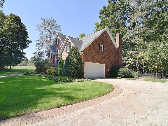 4th image of 214 Forest Glen Dr