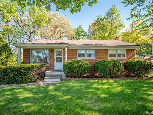 4120 Baybrook Dr, Waterford, MI 48329
