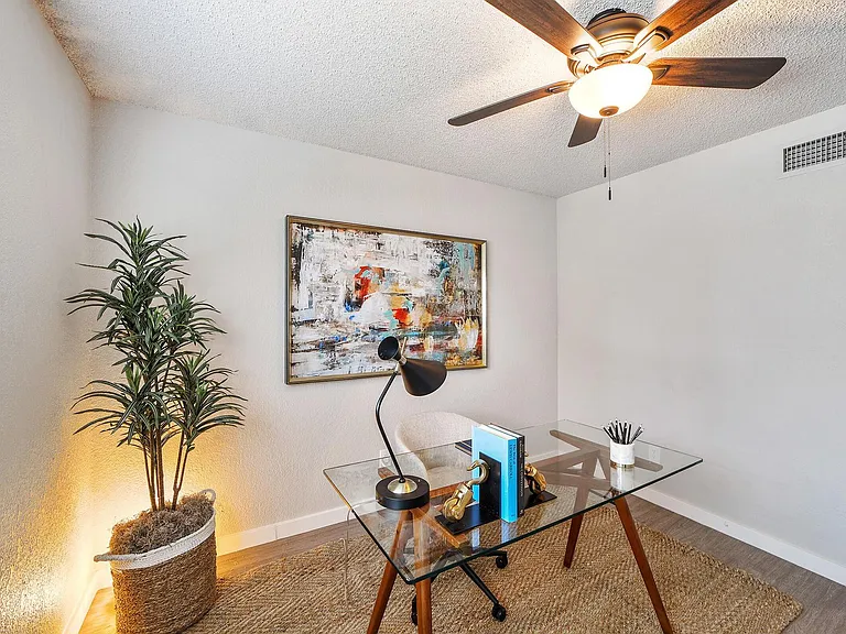 Sunrise in Chandler Apartments — Photo 26