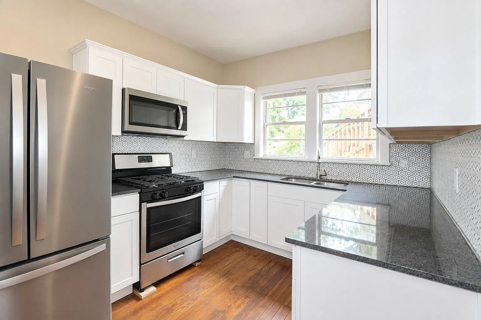 422 Elm Avenue (Listing) - 1 — Photo 3