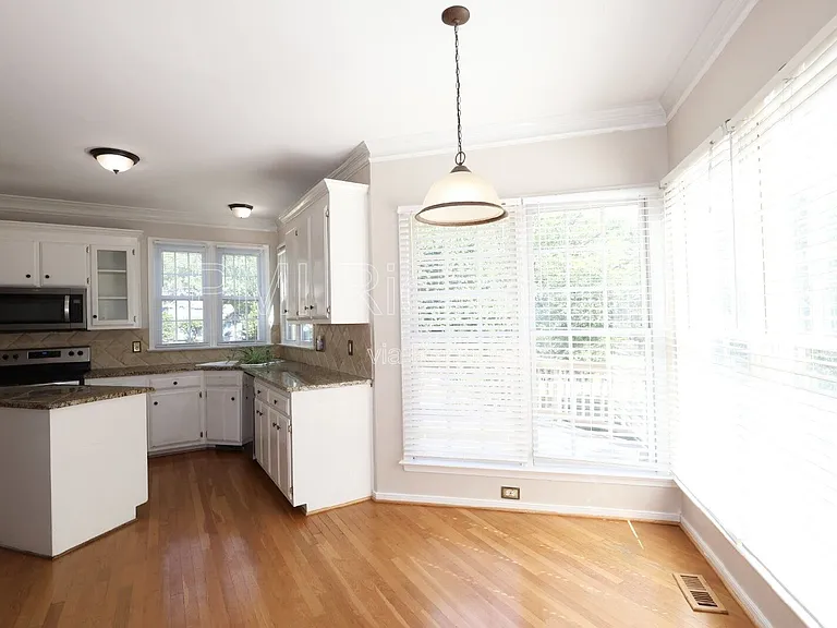 6004 Manor Park Ter — Photo 17