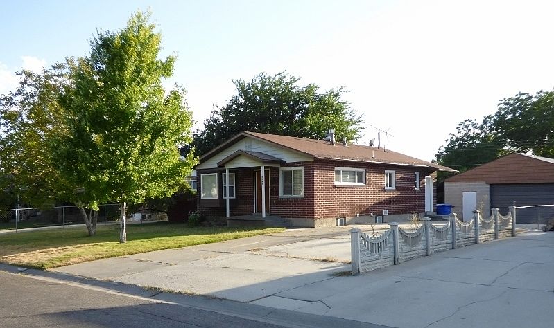 1st image of 9590 S Amber Ln #900
