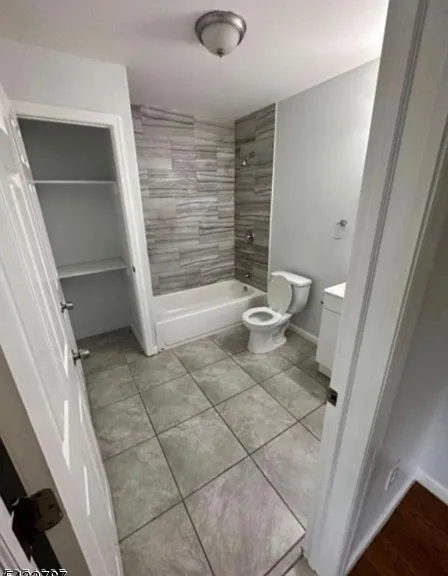 122 Littleton Ave — Photo 2