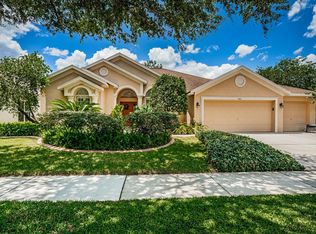 1901 Burridge Ct, Valrico, FL 33594