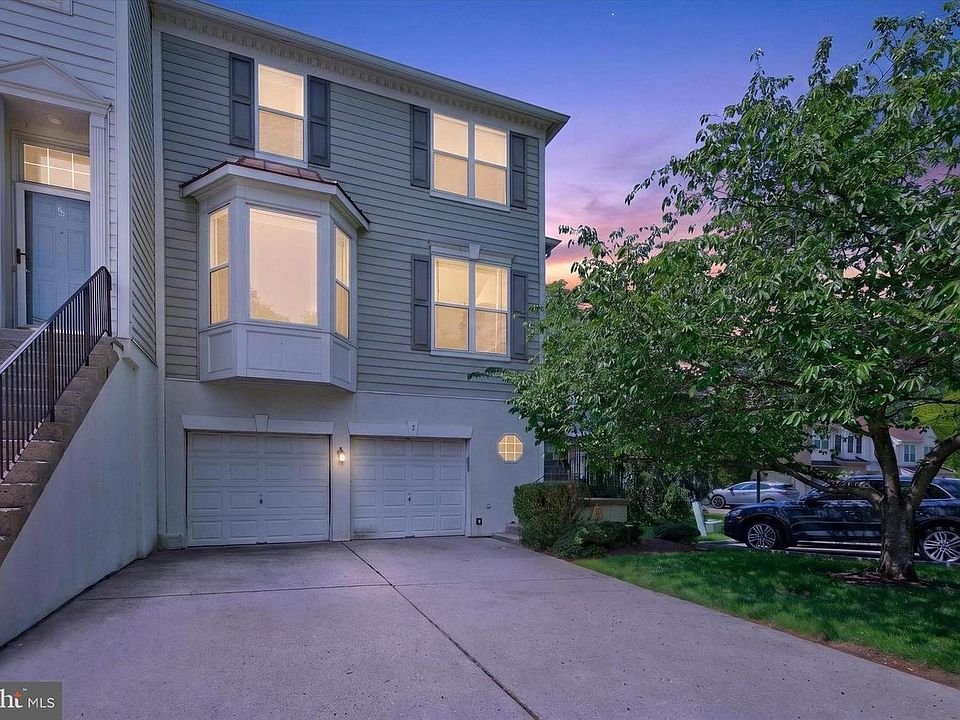 1st image of 7 Cherry Ct