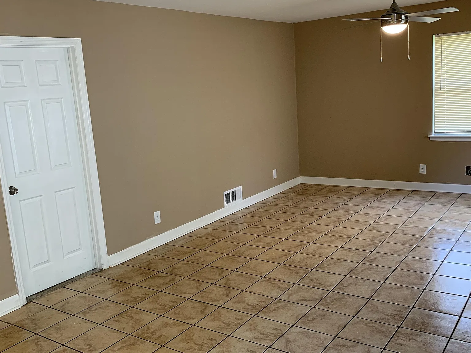 1011 Curran Street Northwest - 2 — Photo 2