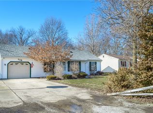 709 S 36th St, Mattoon, IL 61938