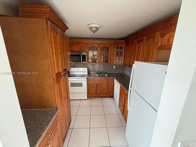 14185 SW 87th St #A-304 — Photo 5
