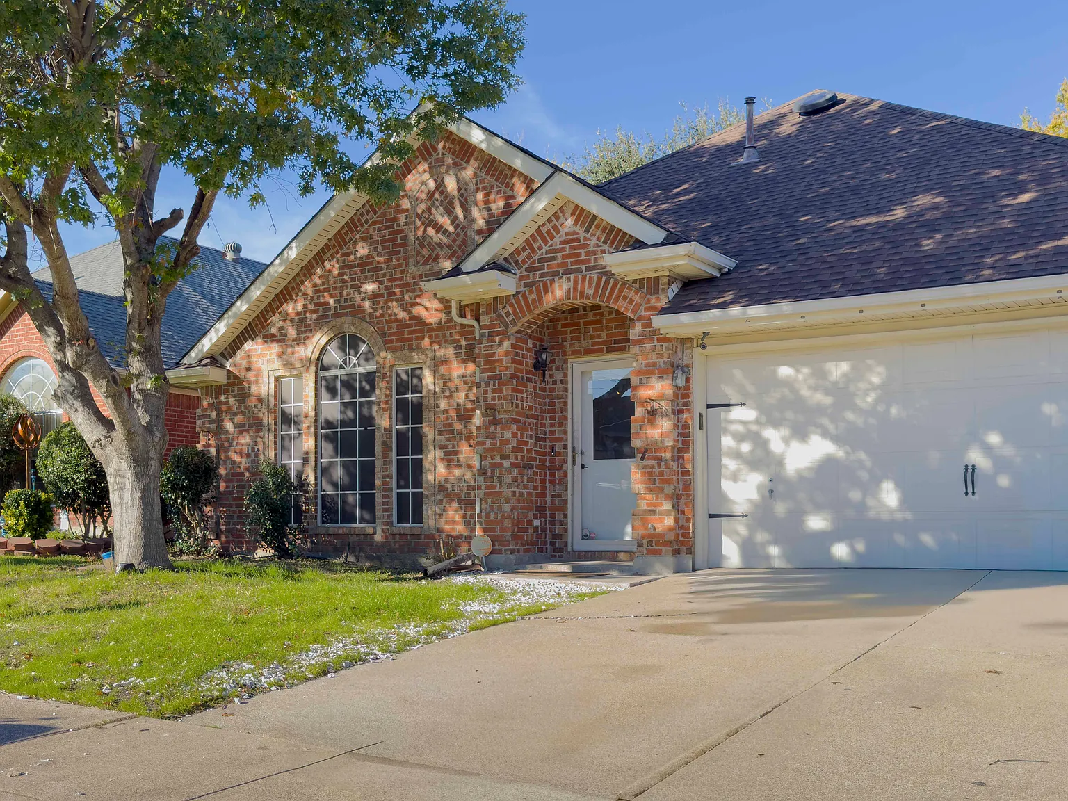 919 Blossomwood Court — Photo 2