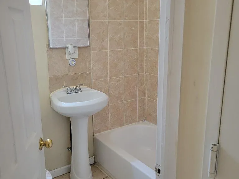 2829 N Broad St #4 — Photo 8
