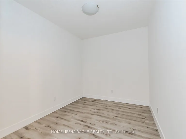 1101 Lackner Pl #T05 — Photo 27