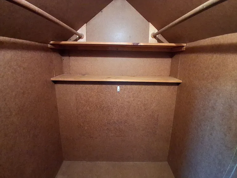 172 E Green St #B — Photo 11