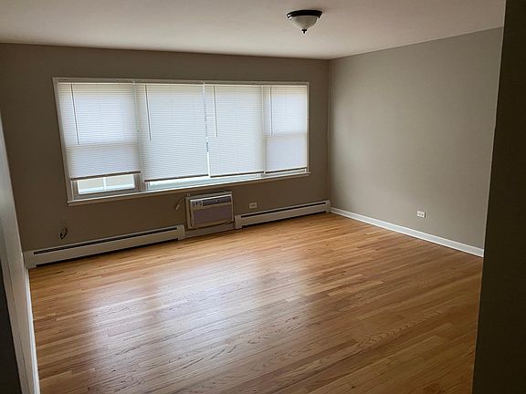 5th image of 3201 Hawthorne St APT 2E