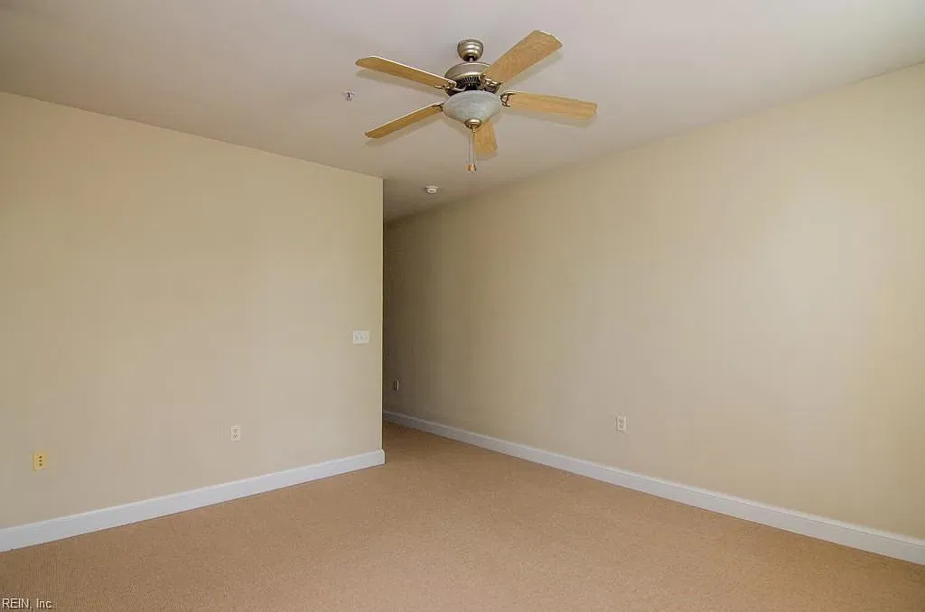 17 Carver Cir — Photo 3