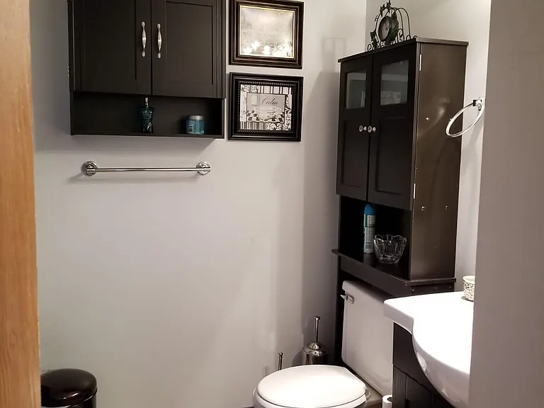 Full bath upstair