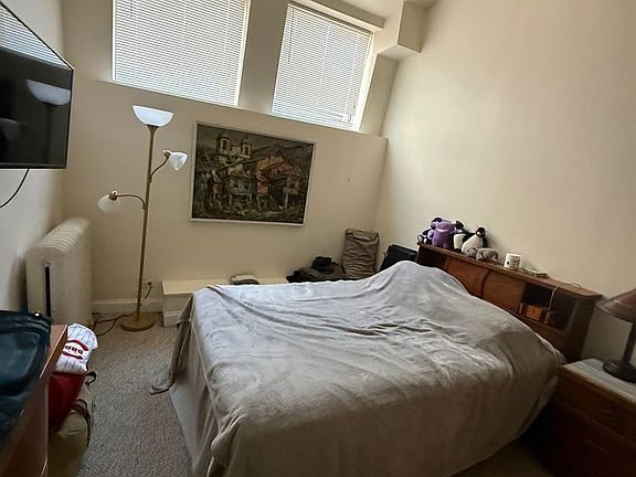 5th image of 1436 N Astor St APT 7