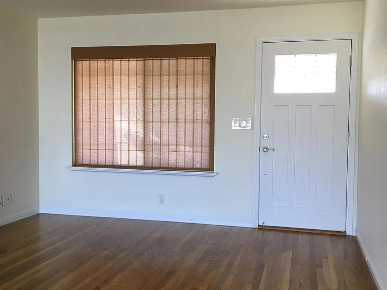 818 Loyalton Dr — Photo 3