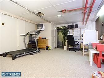3rd image of 4814 Larchwood Ave