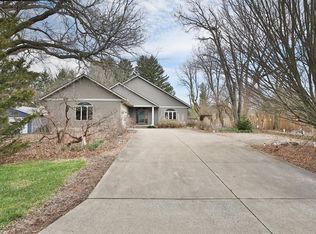 5892 Linworth Rd, Columbus, OH 43085