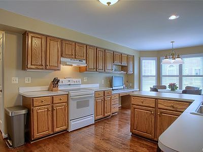 5th image of 136 Windwood Pointe