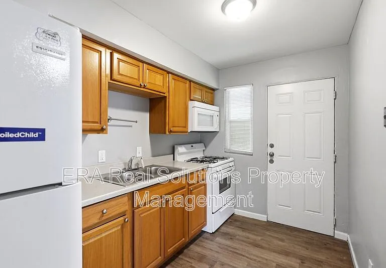 2920 Ruhl Ave — Photo 12