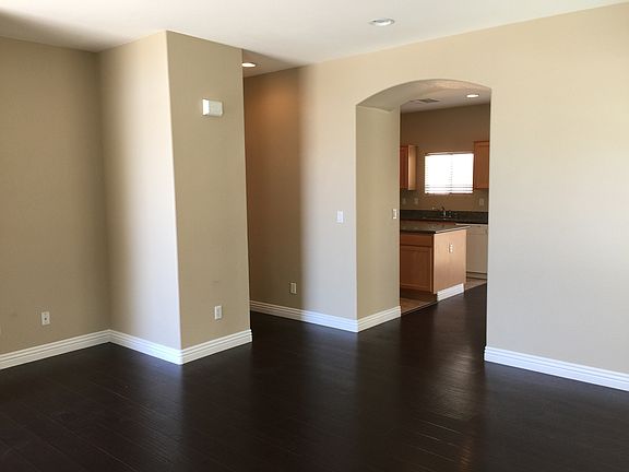 3rd image of 128 Bloomsbury Ave