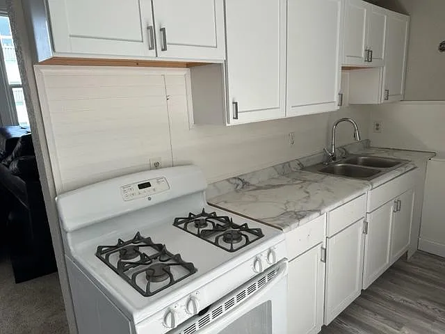 221 Cedar Ave S #22 — Photo 4