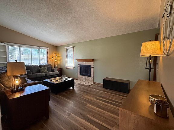 4th image of 2522 Hiawatha Rd