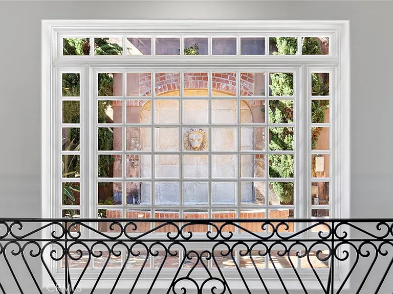 1316 Beverly Grove Pl — Photo 9