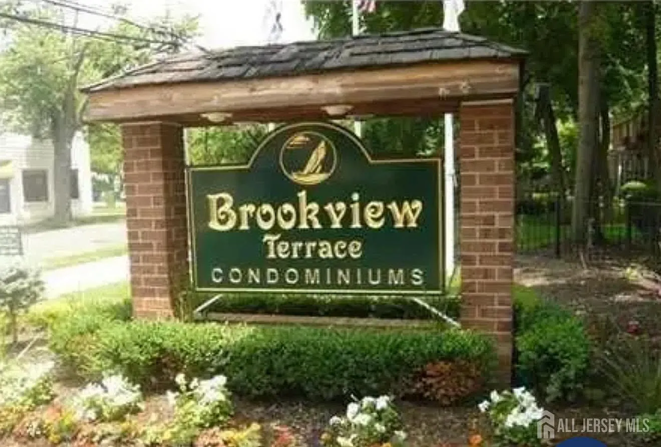2 bed, 1.0 bath, $2,000 — Photo 1