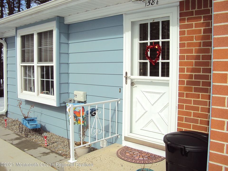 1st image of 158 Hudson Parkway #E