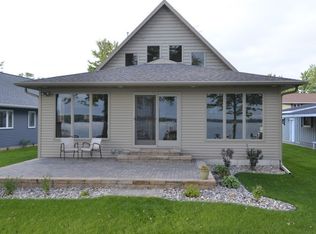 W6283 Webers Point Rd, Shawano, WI 54166