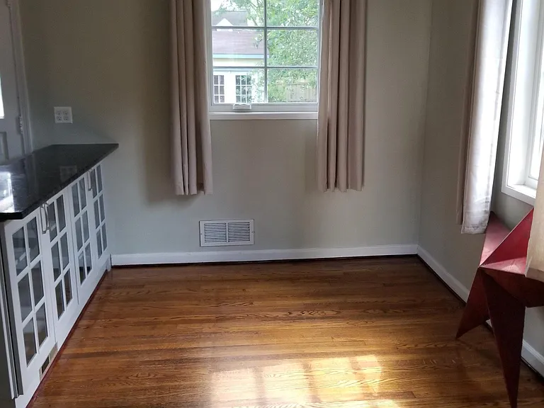 505 E Windsor Ave — Photo 3