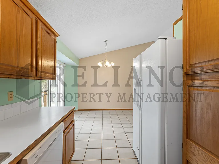8502 W Westlawn Cir — Photo 10