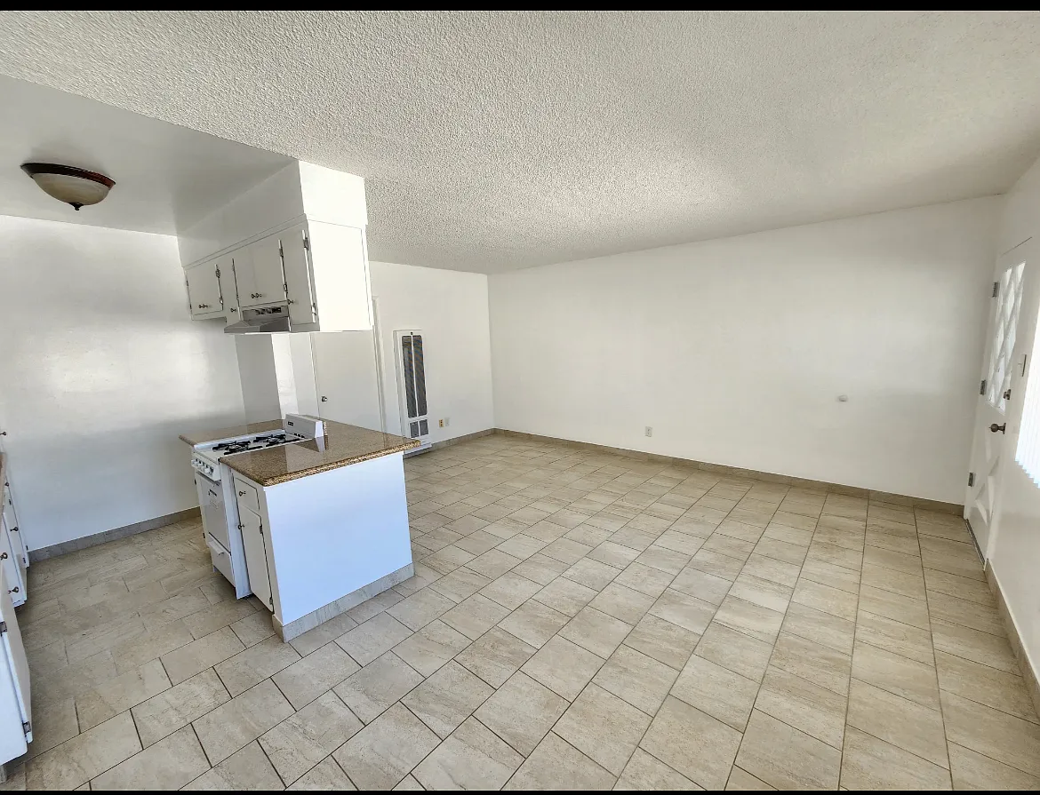 1 bed, 650 sqft, $1,900 — Photo 3
