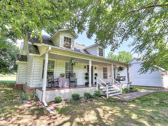 3rd image of 20727 S Lewis Ave E