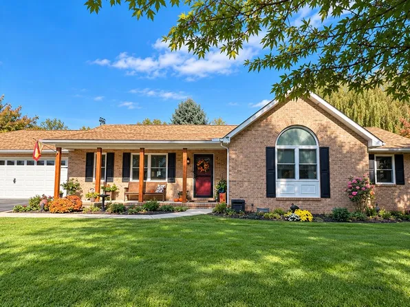 400 Holly Ln, Martinsburg, WV 25401