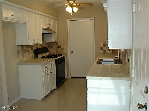 4th image of 4207 Parkland St