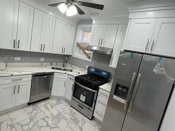 2nd image of 3640 N Whipple St #1