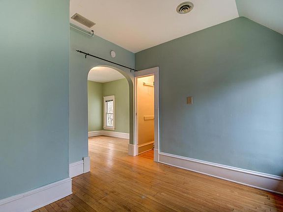 3rd image of 3133 29th Ave S #2