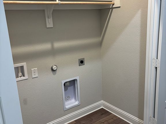 5th image of 2125 Layla Dr