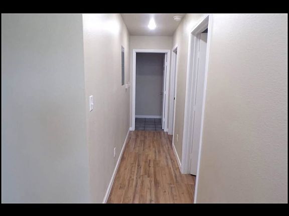 4th image of 222 E Milam Ave #1