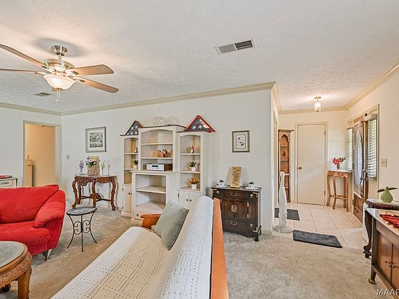 3rd image of 3817 Elm Ave